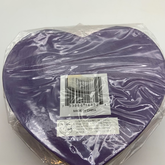 VTG Vandor I Love Lucy Retro Lucy & Ricky Heart Shape Cardstock Trinket Box NEW! - Picture 8 of 13